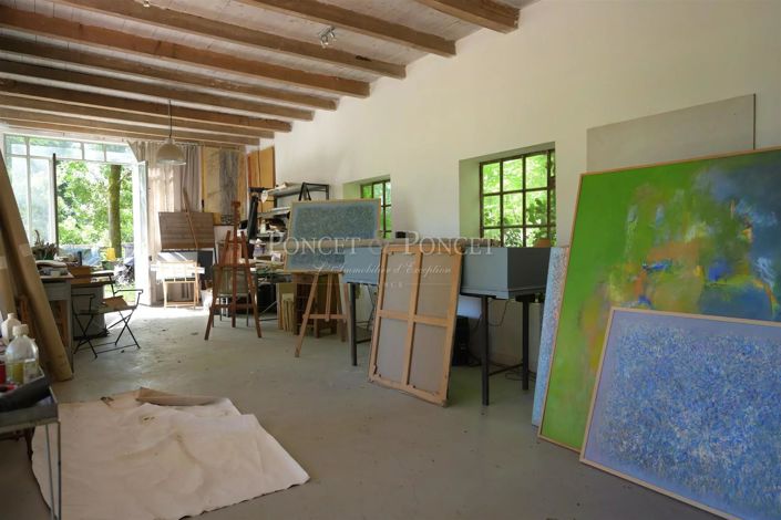 Image No.32-10 Bed House for sale