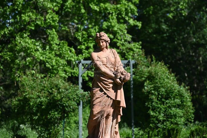 Image No.36-10 Bed House for sale