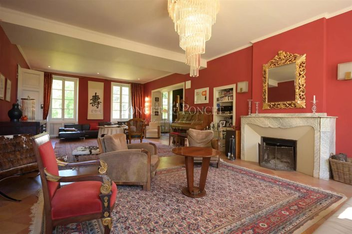 Image No.7-10 Bed House for sale