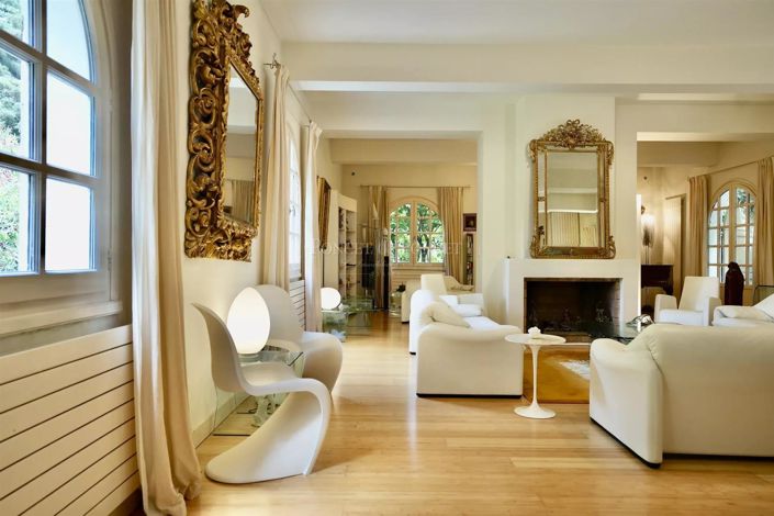 Image No.1-6 Bed House for sale