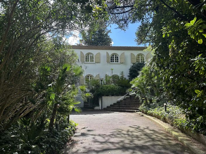 Image No.6-6 Bed House for sale