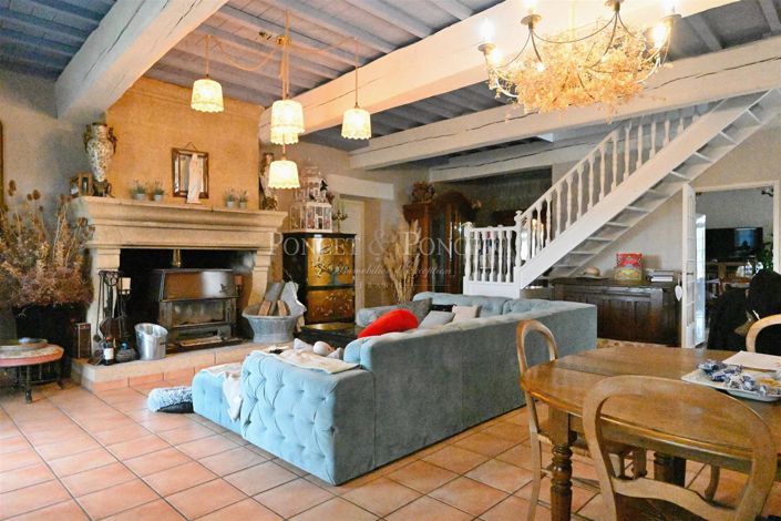 Image No.8-7 Bed House for sale