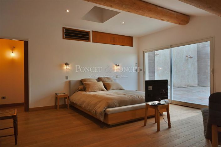 Image No.17-6 Bed House for sale