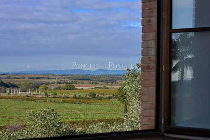 Image No.18-6 Bed House for sale