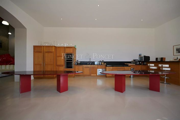 Image No.9-6 Bed House for sale