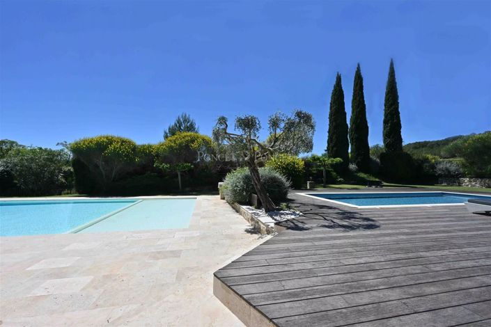 Image No.2-20 Bed House for sale