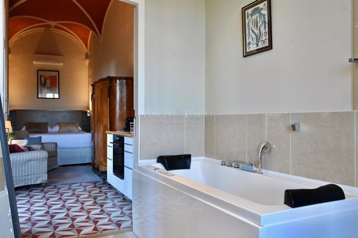 Image No.18-10 Bed House for sale