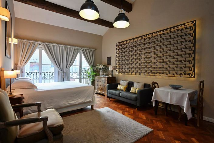 Image No.8-10 Bed House for sale