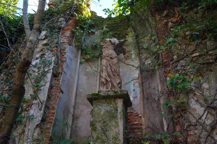 Image No.20-10 Bed House for sale