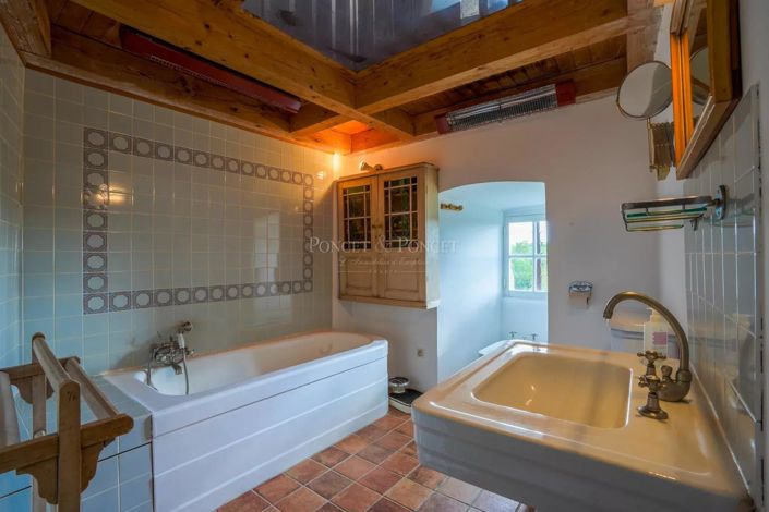 Image No.10-7 Bed House for sale