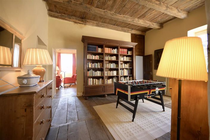 Image No.25-7 Bed House for sale