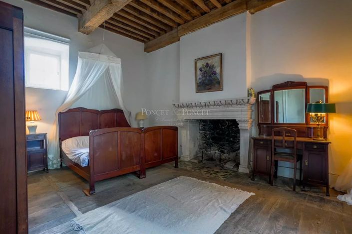 Image No.9-7 Bed House for sale