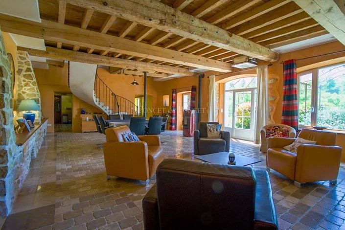 Image No.12-16 Bed House for sale