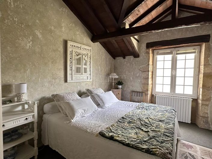 Image No.7-10 Bed House for sale