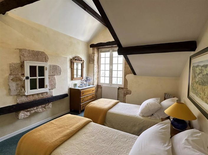 Image No.9-10 Bed House for sale