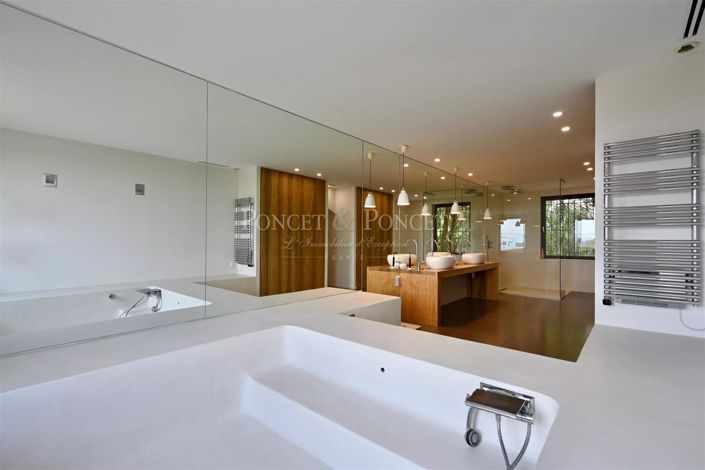 Image No.32-5 Bed House for sale