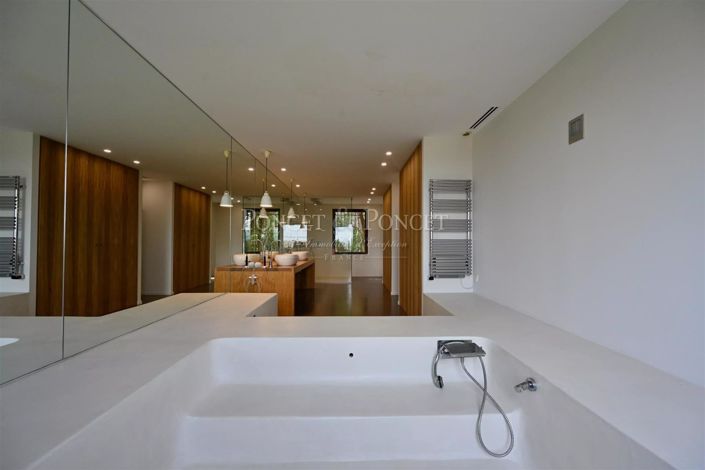 Image No.33-5 Bed House for sale