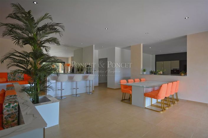 Image No.17-4 Bed House for sale