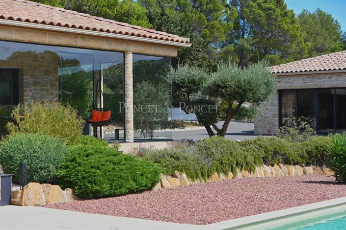 Image No.2-4 Bed House for sale