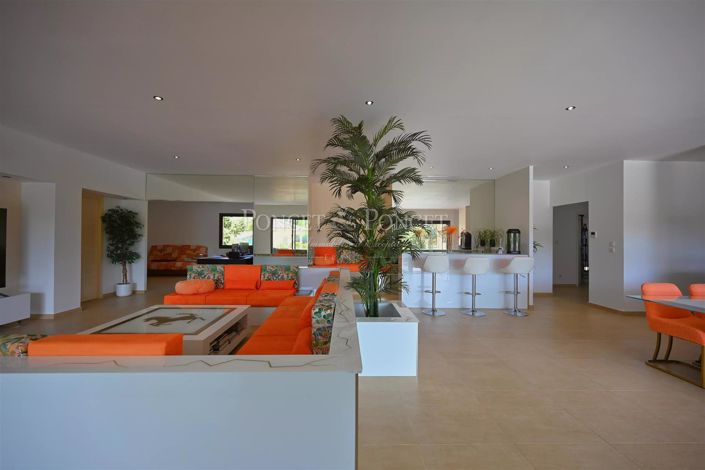 Image No.20-4 Bed House for sale