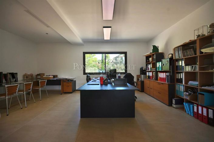 Image No.28-4 Bed House for sale