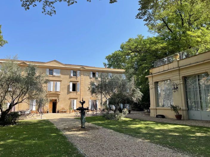 Image No.8-25 Bed House for sale