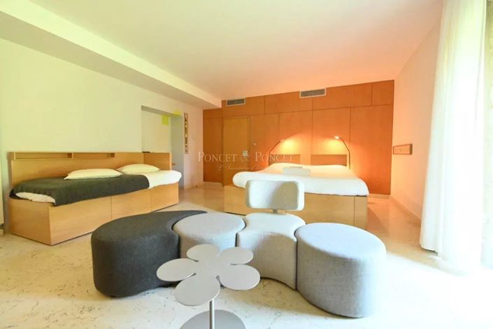 Image No.13-19 Bed House for sale