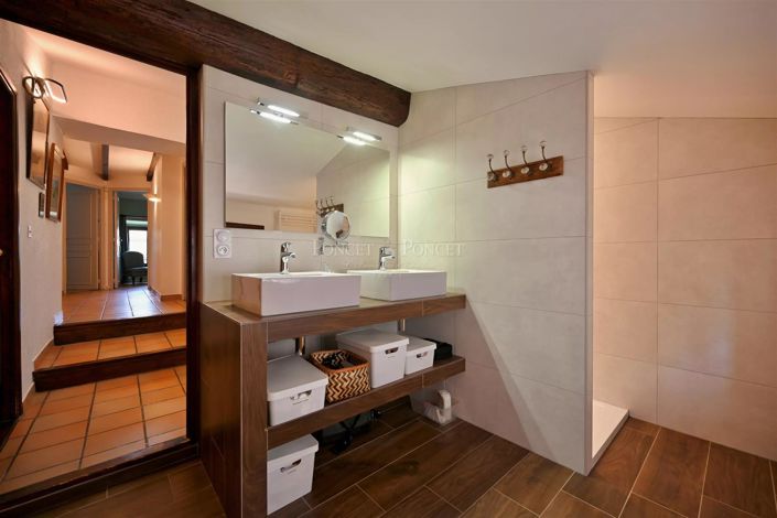 Image No.18-4 Bed House for sale