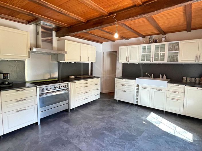 Image No.10-3 Bed House for sale