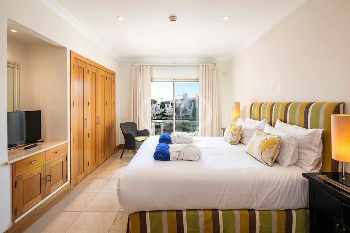 Image No.30-2 Bed House for sale