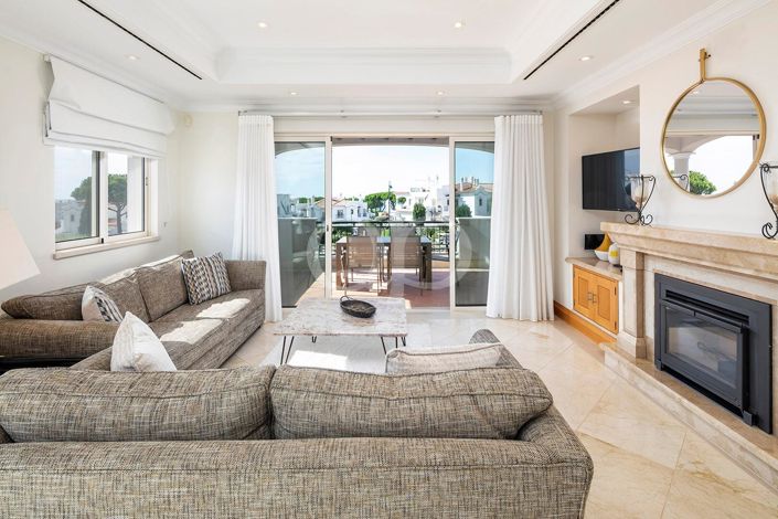 Image No.8-2 Bed House for sale