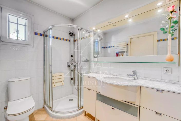 Image No.7-4 Bed House for sale