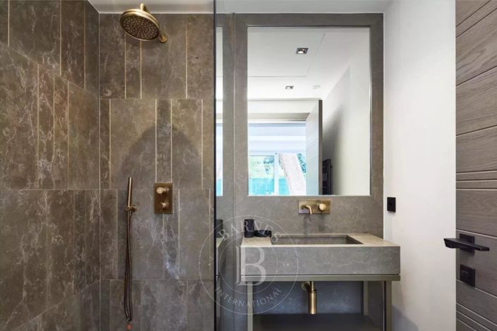 Image No.10-5 Bed House for sale