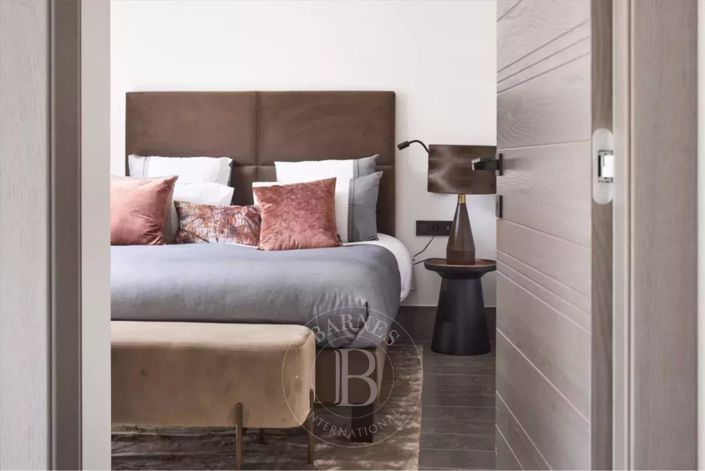 Image No.12-5 Bed House for sale