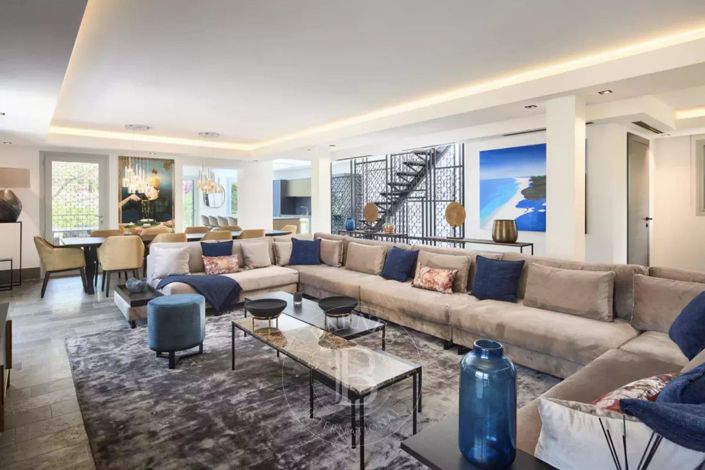 Image No.2-5 Bed House for sale