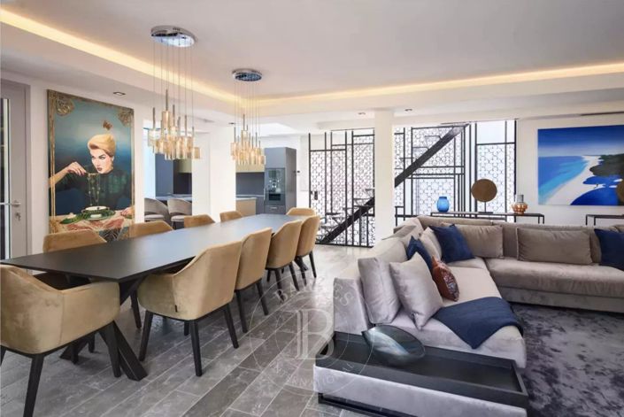 Image No.5-5 Bed House for sale