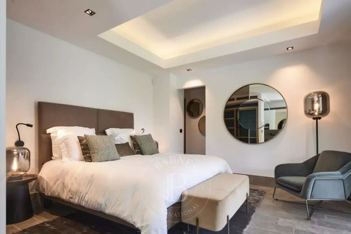 Image No.9-5 Bed House for sale