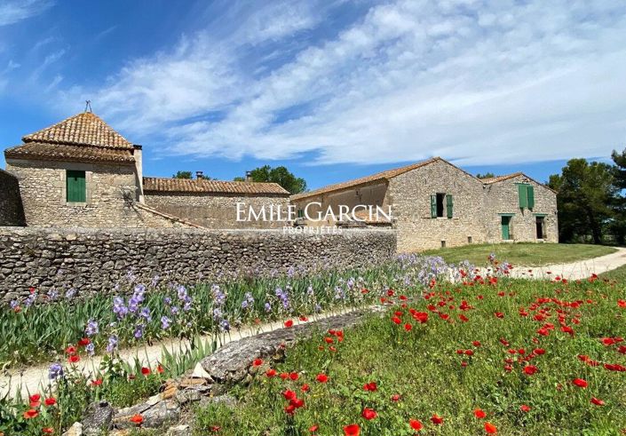 Image No.1-Propriété de 12 chambres à vendre à Uzès