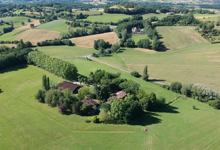 Image No.1-6 Bed Property for sale