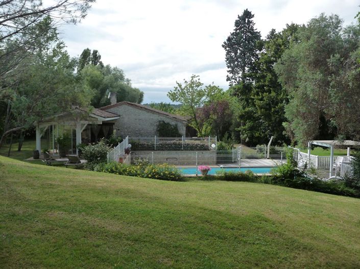 Image No.14-6 Bed Property for sale