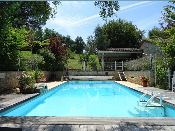 Image No.8-6 Bed Property for sale