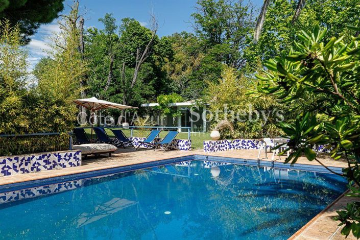 Image No.1-5 Bed House for sale