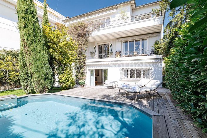 Image No.1-Propriété de 7 chambres à vendre à Nice