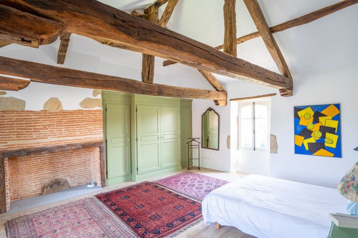 Image No.18-6 Bed House for sale