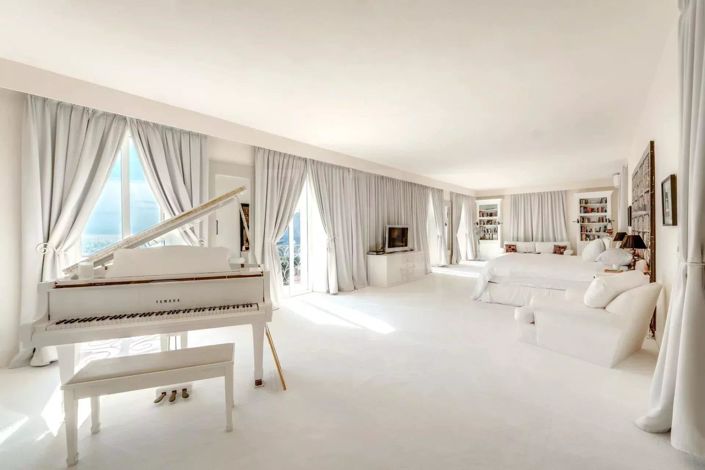 Image No.12-4 Bed House for sale