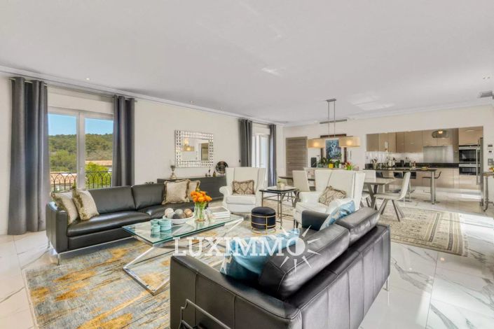 Image No.3-5 Bed House for sale