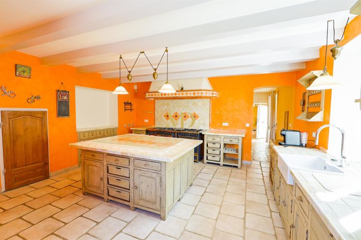 Image No.19-7 Bed House for sale