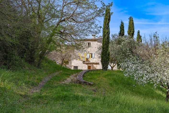 Image No.24-7 Bed House for sale