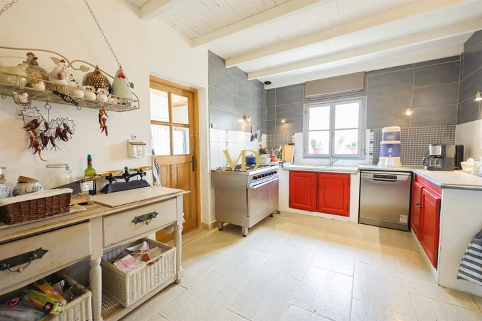 Image No.16-4 Bed House for sale