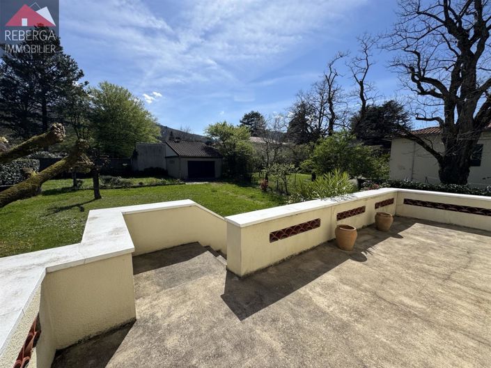 Image No.2-4 Bed House for sale